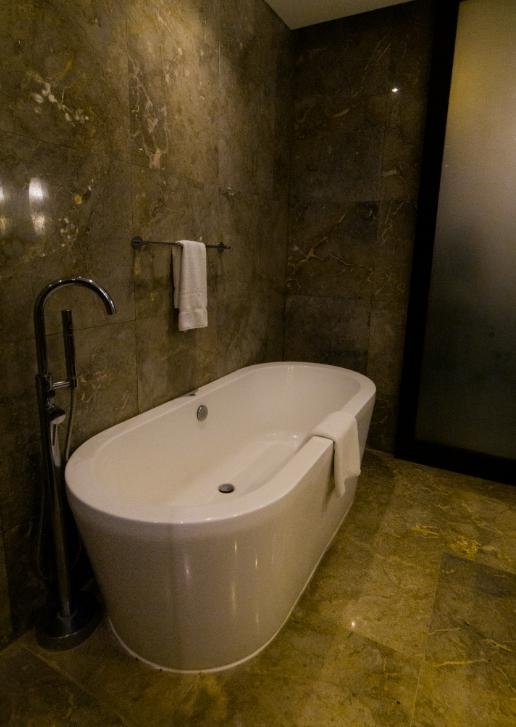 Choosing the Best Material for Your Freestanding Tub: A Comprehensive Guide